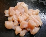 簡単！親子汁(鶏肉のお味噌汁)作り方1写真