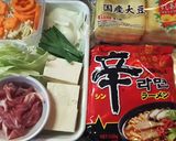 中身にワクワク♪巾着辛ラーメン鍋♪作り方1写真