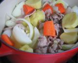 簡単☆ルクルーゼでほっこり水なし肉じゃが作り方5写真