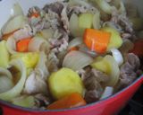 簡単☆ルクルーゼでほっこり水なし肉じゃが作り方7写真
