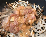 蓮根、しめじ、鶏肉の胡麻オイスター炒め作り方4写真