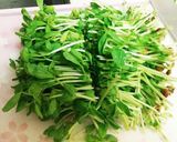 卵と豆苗のオイスター炒め作り方1写真
