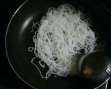 青椒肉絲な焼きそば～餃子の餡とシラタキで作り方1写真