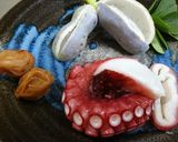 アケビ♥アケビとタコの梅肉和え作り方1写真