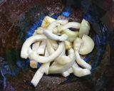 アケビ♥アケビとタコの梅肉和え作り方2写真