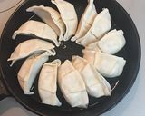 簡単　生餃子の焼き方作り方2写真