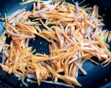 人参とメレンゲ卵のとろみ辛ラーメン作り方1写真