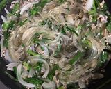生マロニーで炒め物作り方4写真