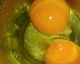 とろけるチーズをいれた卵焼き作り方1写真