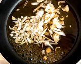 ふわとろ卵丼の頭のせ辛ラーメン♪♪作り方2写真