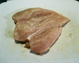 チキンソテー(鶏胸肉)のトマトソースがけ作り方1写真