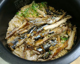 丸ごと旨味♪さんまときのこの炊き込みご飯作り方9写真