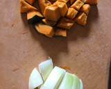 野菜の旨みダシで！かぼちゃ&玉ねぎ味噌汁作り方1写真