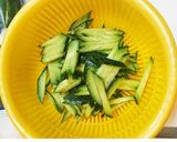 食べるラー油の棒々鶏風さっぱりサラダ作り方1写真