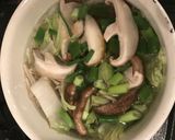 野菜たっぷり餃子チーズ辛ラーメン作り方1写真