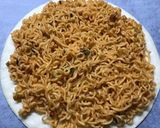 まな板いらず☆簡単！絶品辛ラーメンピザ♪作り方3写真