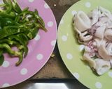 イカリングとピーマンのニンニク醤油炒め作り方1写真