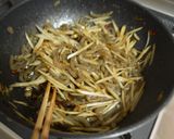 糸コンニャクとゴボウのきんぴら作り方2写真