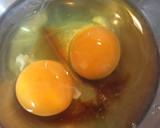 餃子の具で だし巻き卵作り方1写真