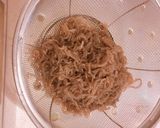 牛肉のしぐれ煮(糸蒟蒻でカサ増し)作り方1写真