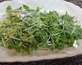 お手軽★朝食にも【豆苗のマヨ玉ココット】作り方3写真