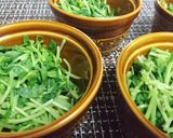 お手軽★朝食にも【豆苗のマヨ玉ココット】作り方5写真