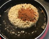 玉子でまろやか辛ラーメン作り方1写真