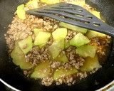 簡単☆ハヤトウリと挽き肉の炒め煮作り方8写真
