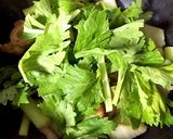 超簡単★時短★鶏肉とセロリの塩麹炒め作り方5写真