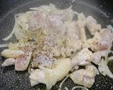 簡単！かぼちゃとりんごの肉炒め☆胡麻風味作り方3写真