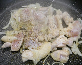 簡単！かぼちゃとりんごの肉炒め☆胡麻風味作り方3写真