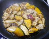 簡単！かぼちゃとりんごの肉炒め☆胡麻風味作り方5写真