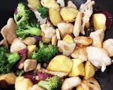 栄養タップリ！鶏肉と根野菜の甘辛煮☆作り方7写真