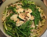 豚ばら肉の鍋（もつ鍋風）作り方4写真