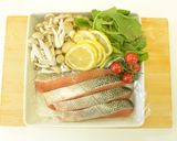 秋の味覚！鮭ときのこのソテー作り方1写真