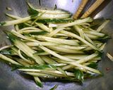 簡単小鉢！胡瓜のピリ辛胡麻サラダ作り方3写真