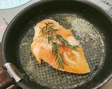しっとり♪フライパンでローズマリーチキン作り方5写真