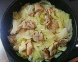 鶏肉とキャベツのガーリックバター蒸し☆作り方7写真