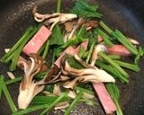 ☆きのことベーコンとほうれん草のパスタ☆作り方1写真