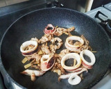イカと豚もやしの マヨ炒め作り方1写真