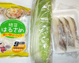 簡単タイ風鍋♪あっさり白身魚・白菜・春雨作り方1写真