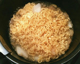 サッポロ一番しょうゆdeとろみ海鮮焼き麺作り方1写真