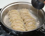 ステンレス鍋で餃子を焼く作り方4写真