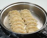 ステンレス鍋で餃子を焼く作り方6写真