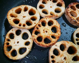 フライパンで簡単♪れんこんの揚げ焼き作り方4写真