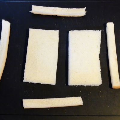 速攻ハロウィン☆ミイラ男のピザトースト！ by ち～sun 【クックパッド