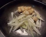 セロリと油揚げとあさりのバター蒸炒め作り方1写真