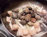 セロリと油揚げとあさりのバター蒸炒め作り方2写真