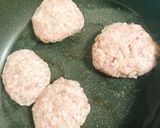 簡単☆卵不使用!ふわふわ煮込みハンバーグ作り方3写真
