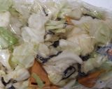 キャベツと柿の塩昆布和え作り方4写真